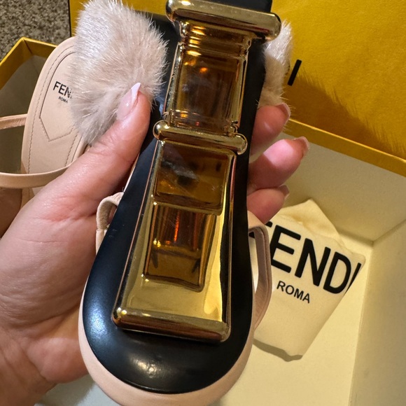 Fendi women Leather mink fur mules & clogs Fendi Pink size 38 EU in Leather - Picture 3 of 14